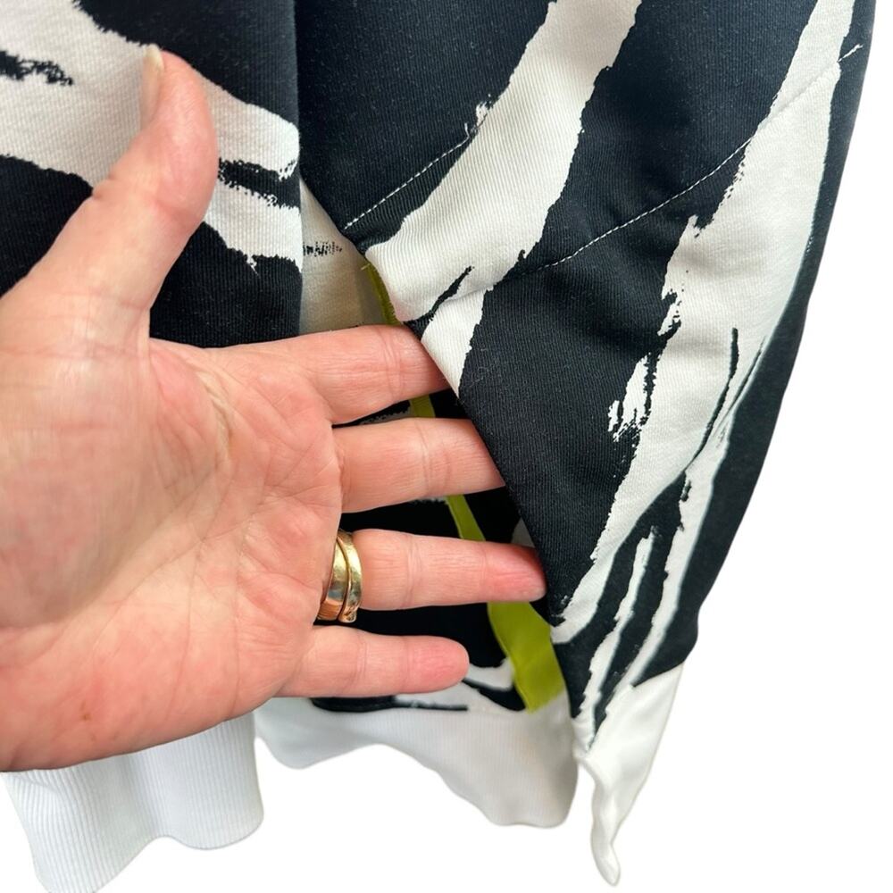 Fabletics Jasmine Side Slit Pullover Size Small B… - image 5